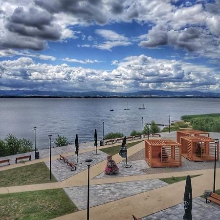 ホテル Sandacz Otmuchów エクステリア 写真